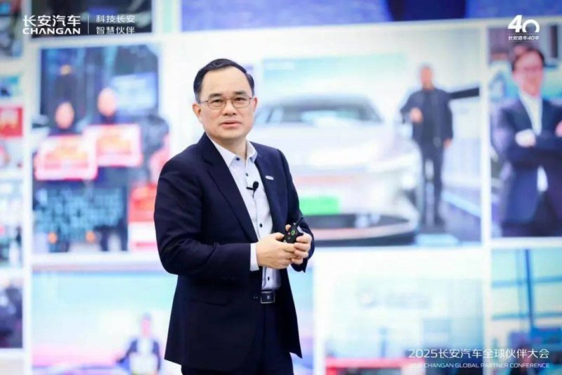 黔西南州第九届“金州杯”校园足球联赛激情开赛